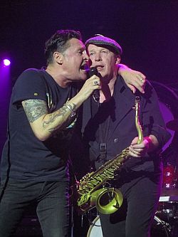 Golden Earring show photo Tilburg - 013 courtesy Raymond van Schaijk